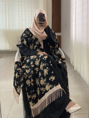 ZAHRA CAPE BLACK FLORAL PRINT