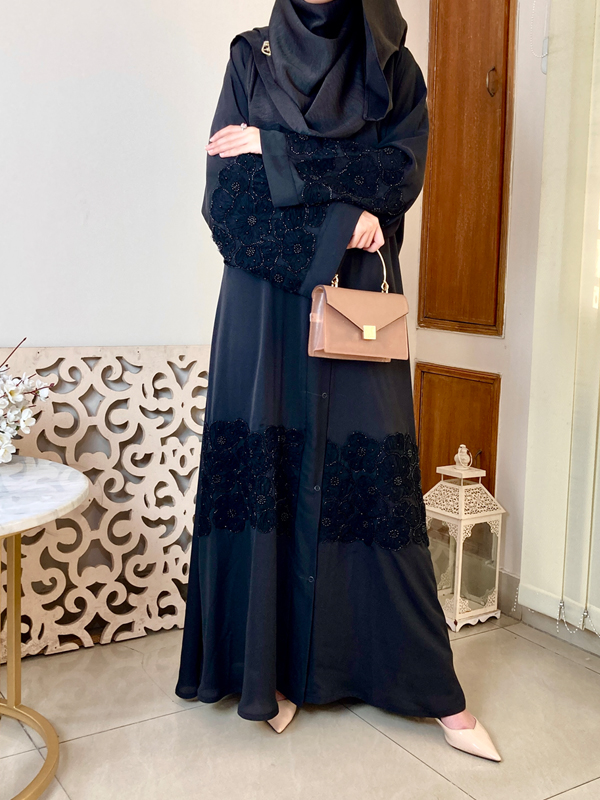 MUMTAHINA ABAYA BLACK