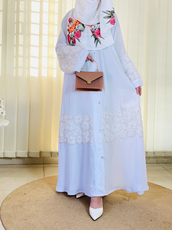 MUMTAHINA ABAYA WHITE