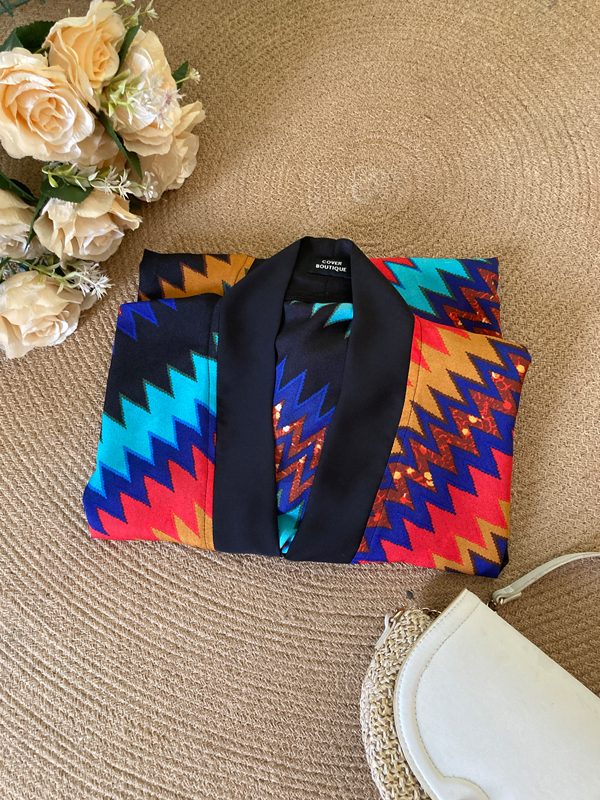 SQUARE CAPE CHEVRON PRINT
