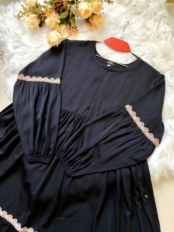 RAISA GOWN BLACK WITH LACE