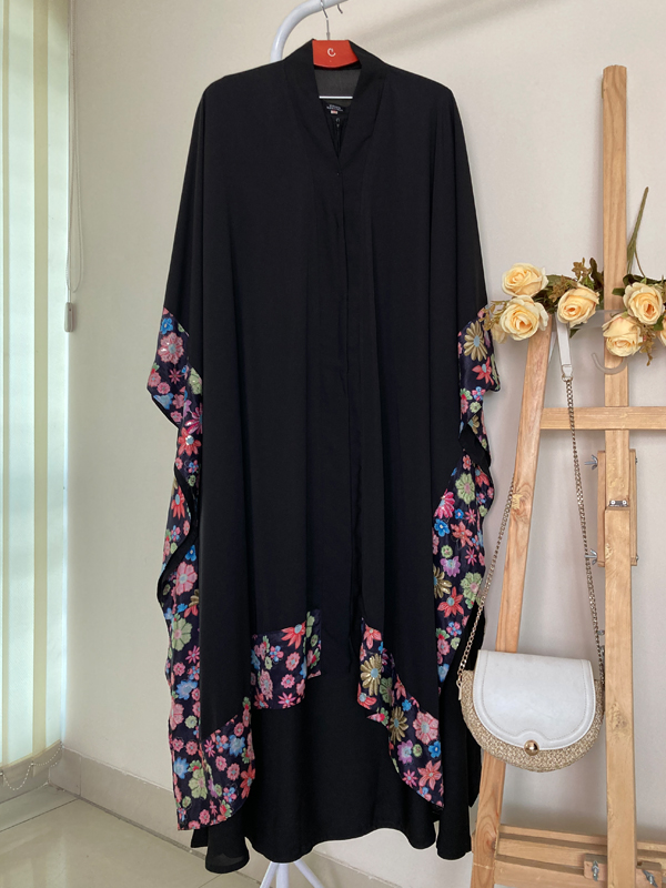 SQUARE CAPE FLORAL PRINTED LACE