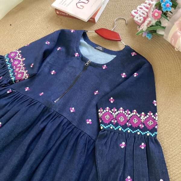 ZOYA DENIM WITH EMBROIDERY